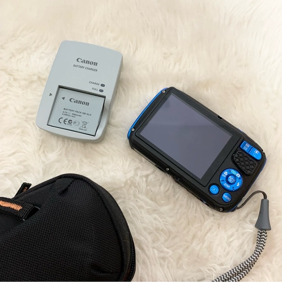 Canon PowerShot D30 Waterproof Shockproof 28mm, 5x optical zoom GPS 1080P - Picture 2 of 10